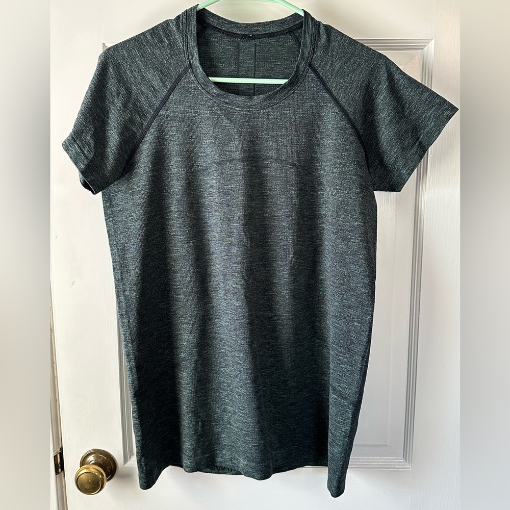 Lululemon Women’s Athletic Top